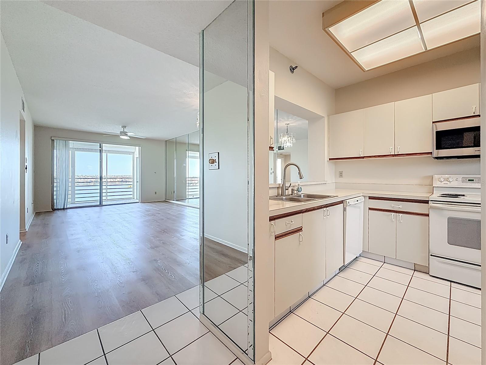 HARBOURSIDE CONDO - Residential