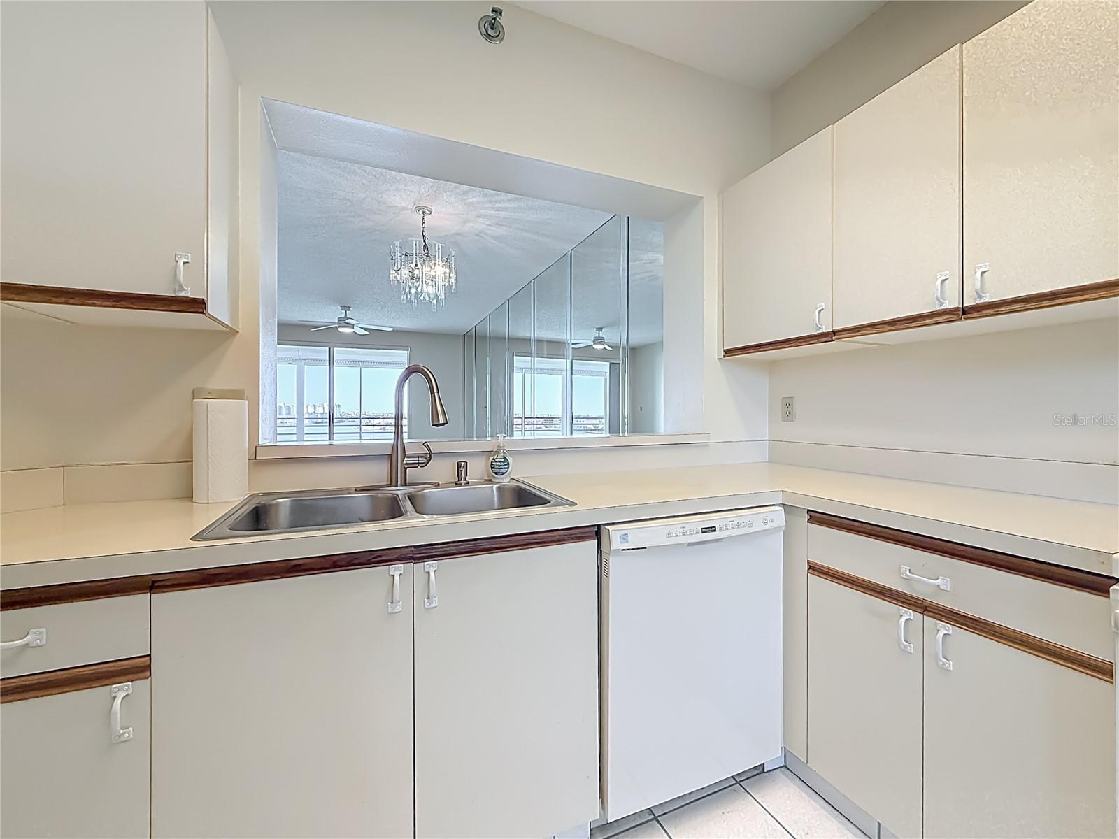 HARBOURSIDE CONDO - Residential