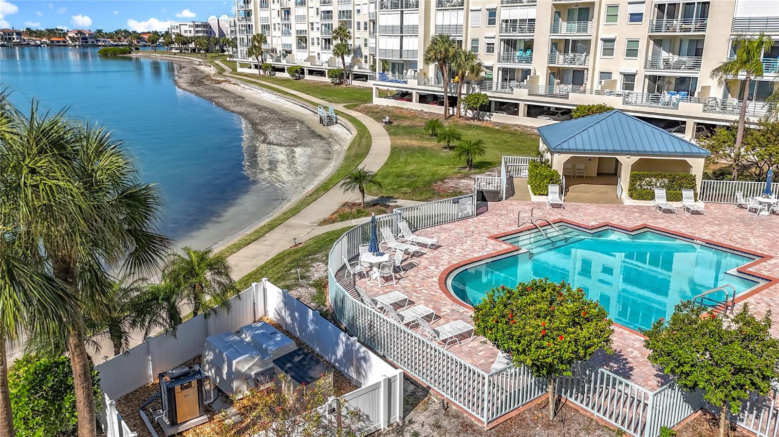 HARBOURSIDE CONDO - Residential