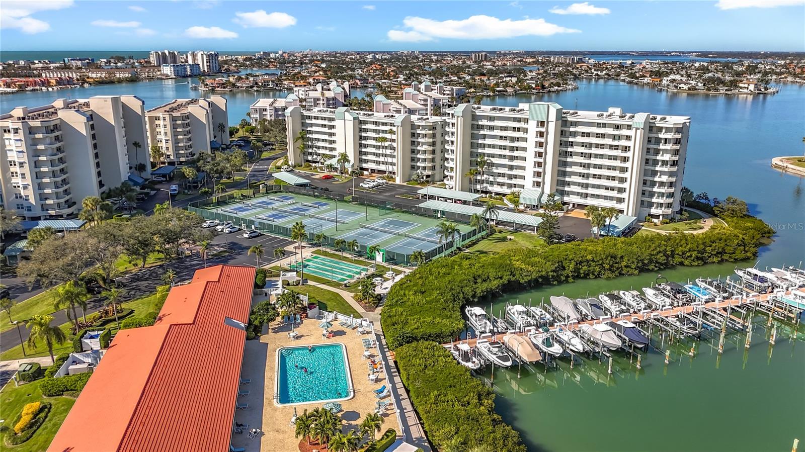 HARBOURSIDE CONDO - Residential