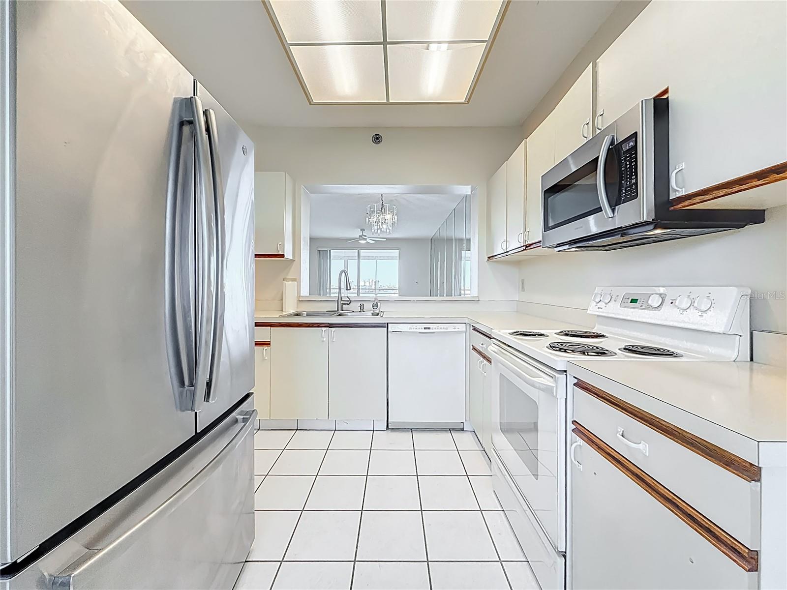 HARBOURSIDE CONDO - Residential