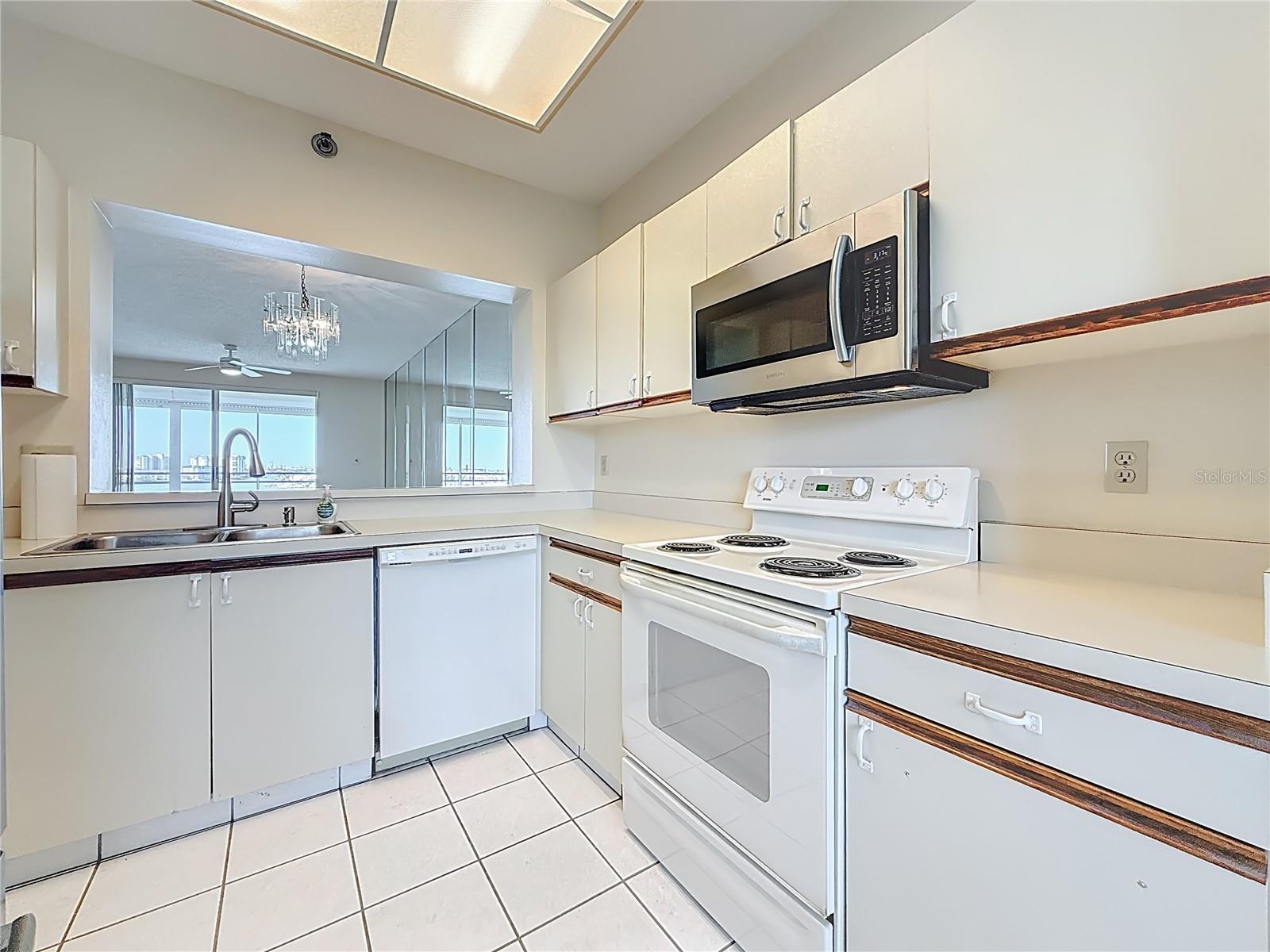 HARBOURSIDE CONDO - Residential