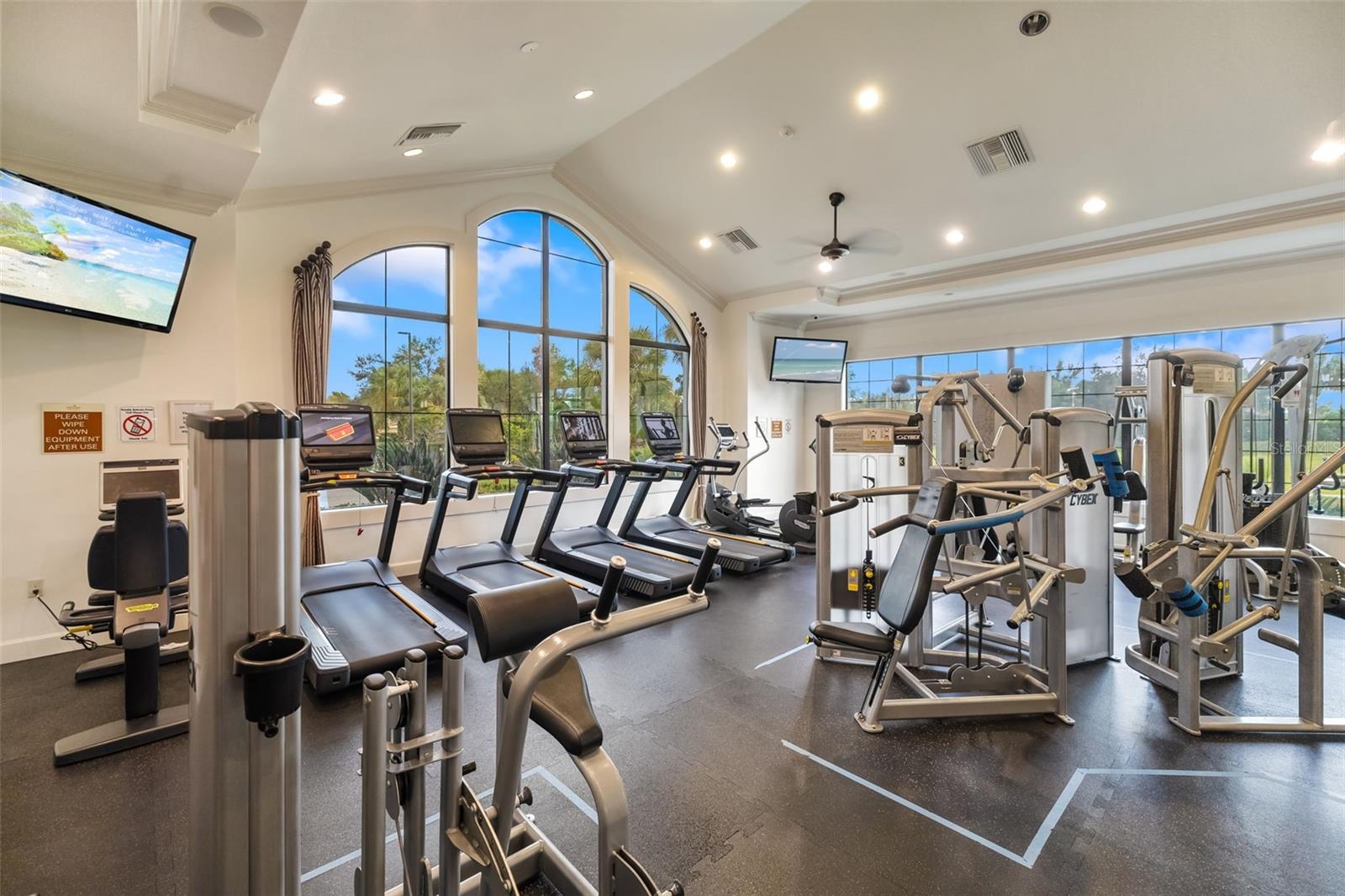 ESPLANADE GOLF AND COUNTRY CLUB - Residential