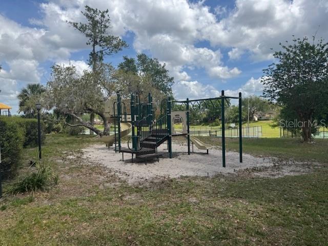 LAKE FOREST UNIT 1 - Residential Lease