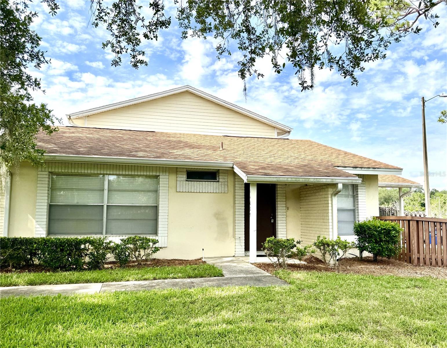 Photo 1 of 19 — 14607 PINE GLEN CIRCLE, LUTZ, FL 33559