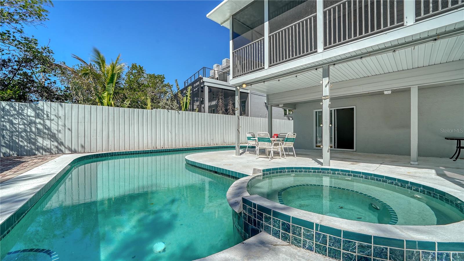 462 ISLAND CIRCLE