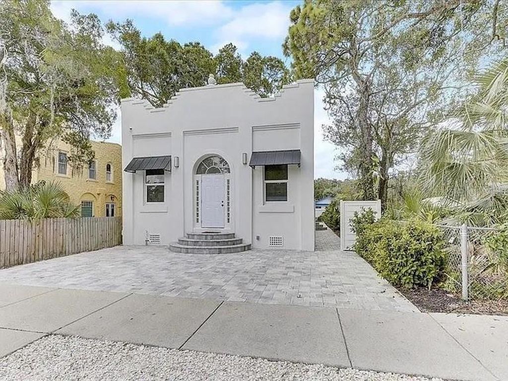 Photo of 1862 6th Street, Sarasota, FL 34236 (MLS # O6380988)