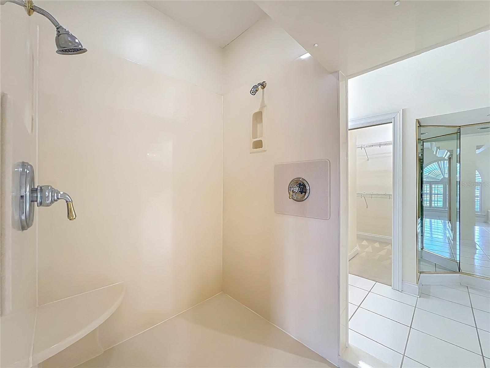 MOUNT DORA COUNTRY CLUB MOUNT DORA UNIT 02 - Residential