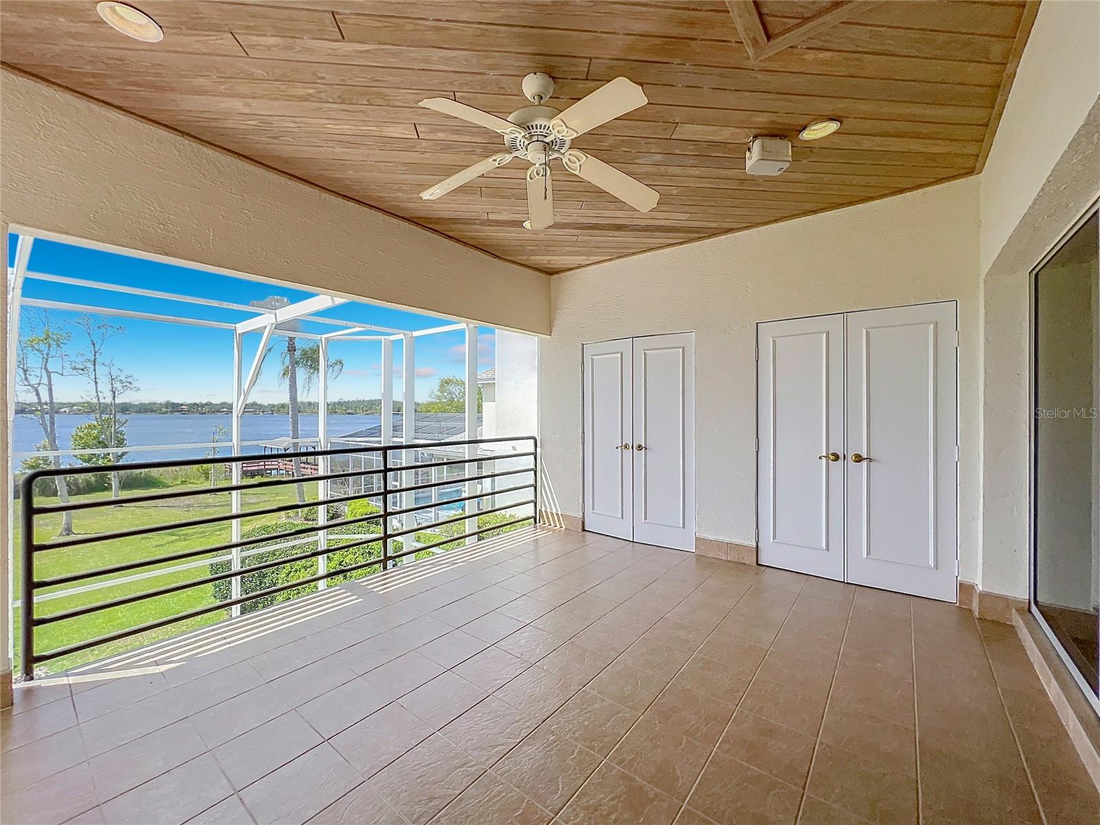 MOUNT DORA COUNTRY CLUB MOUNT DORA UNIT 02 - Residential