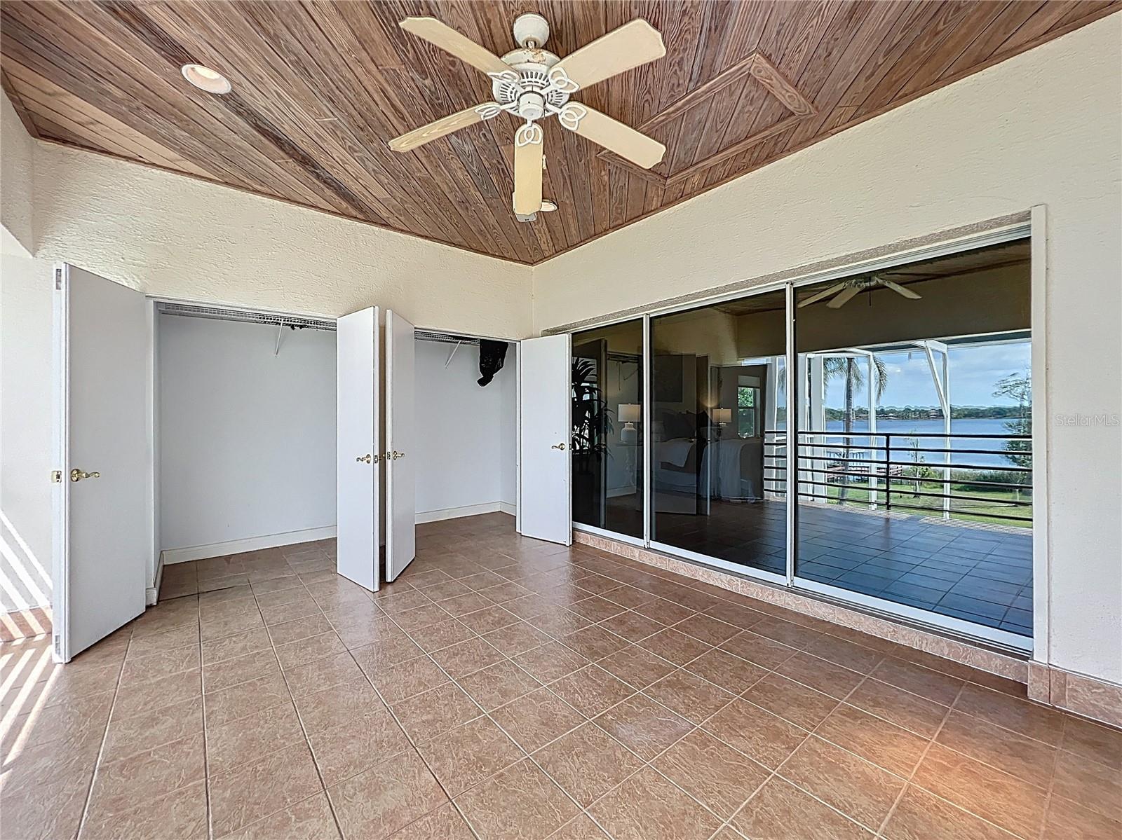 MOUNT DORA COUNTRY CLUB MOUNT DORA UNIT 02 - Residential