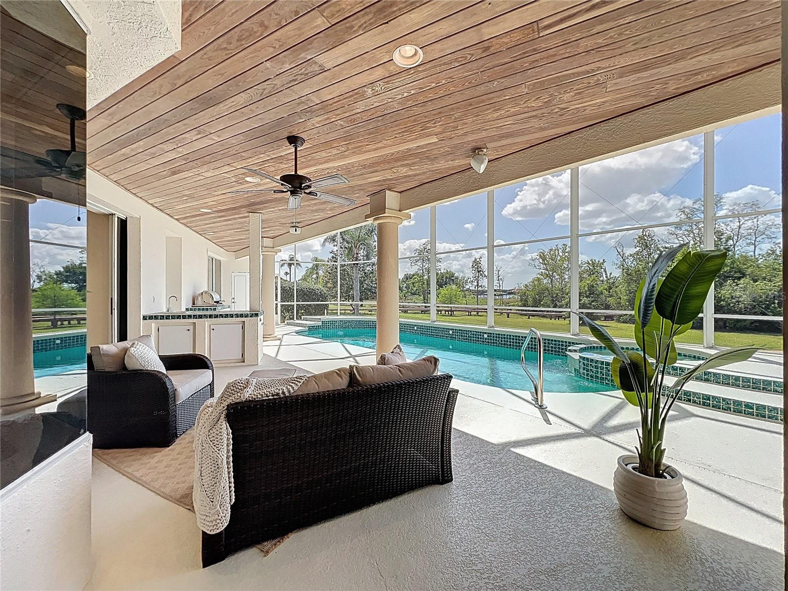 MOUNT DORA COUNTRY CLUB MOUNT DORA UNIT 02 - Residential