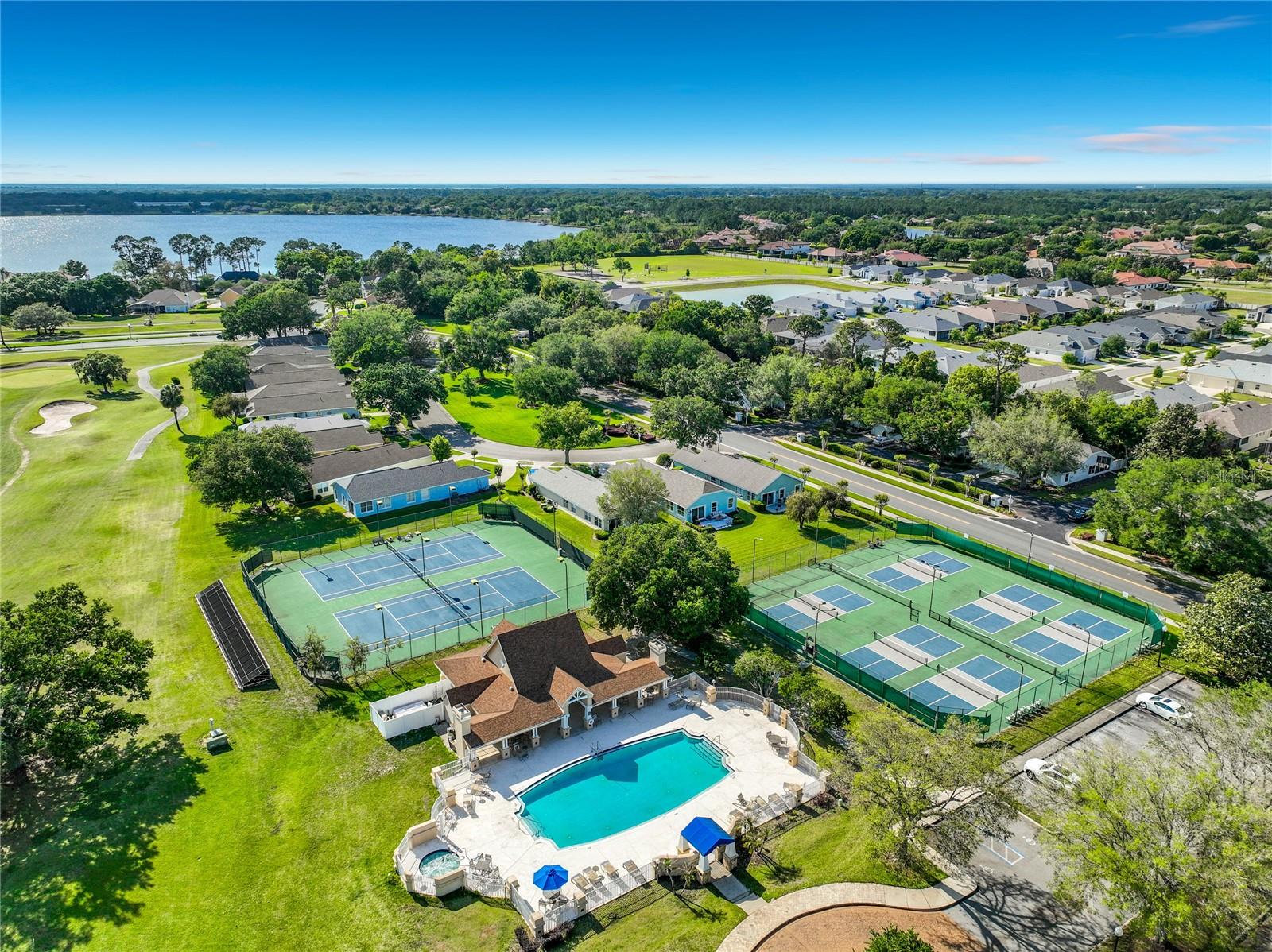 MOUNT DORA COUNTRY CLUB MOUNT DORA UNIT 02 - Residential