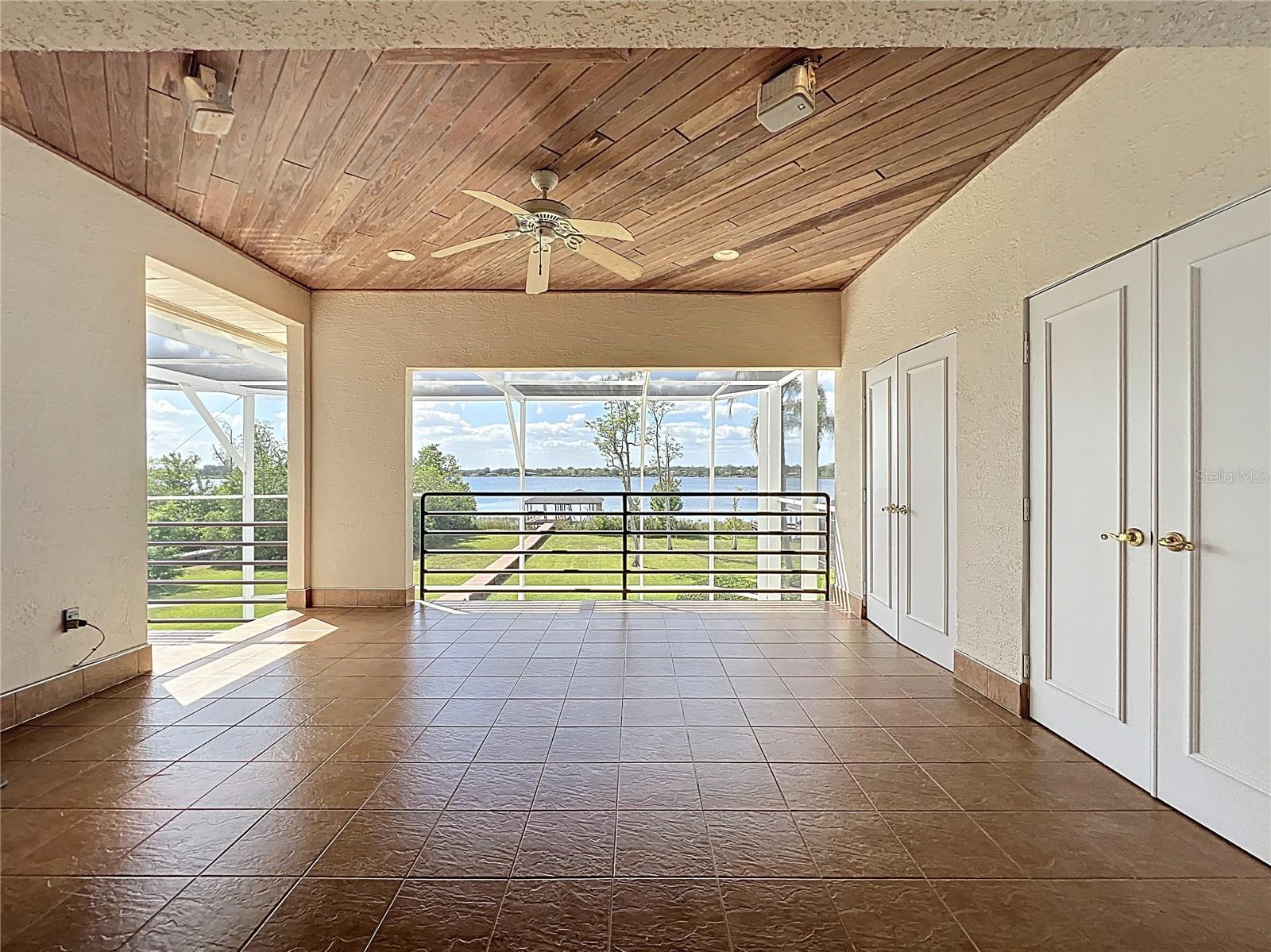 MOUNT DORA COUNTRY CLUB MOUNT DORA UNIT 02 - Residential