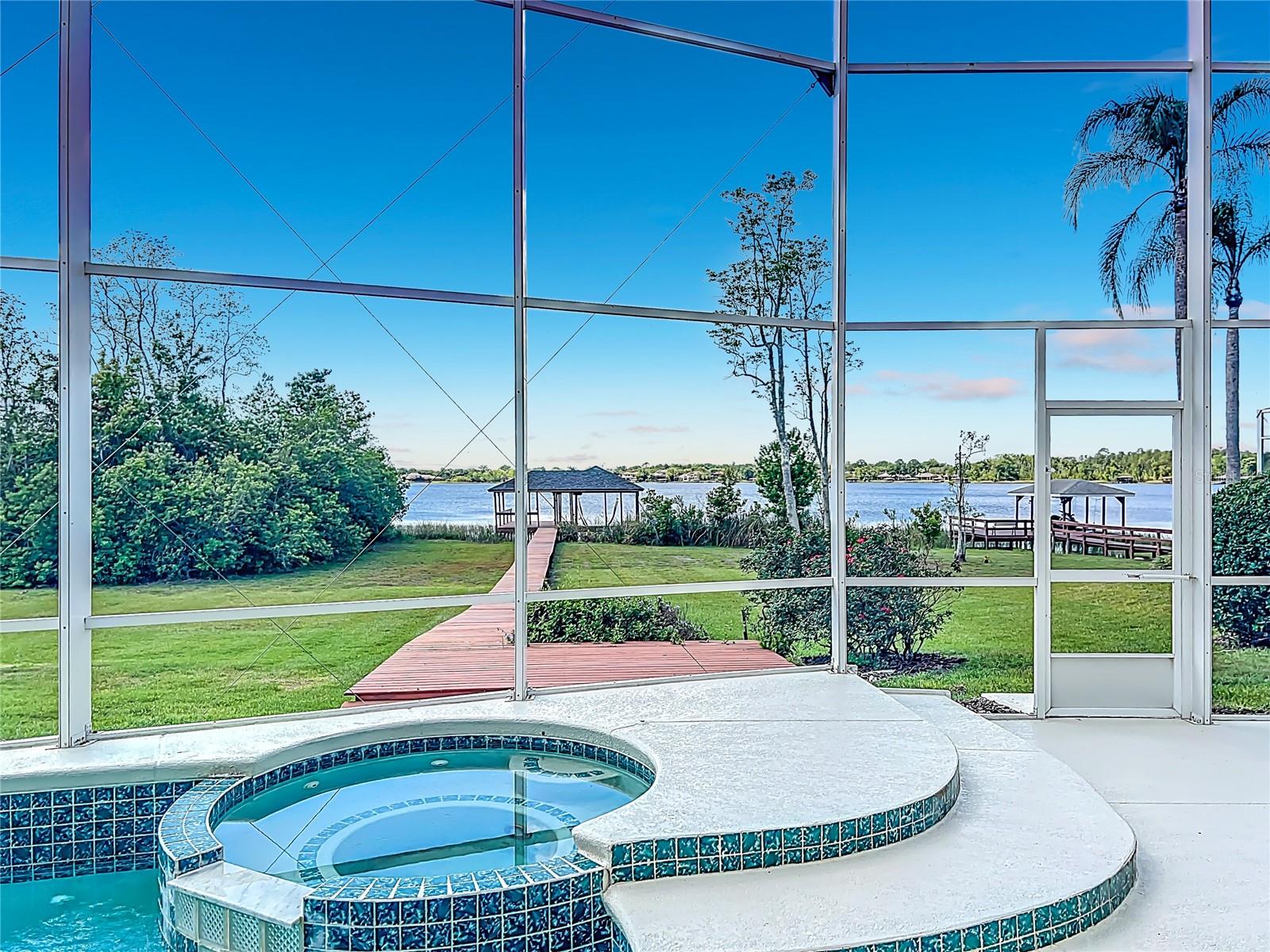 MOUNT DORA COUNTRY CLUB MOUNT DORA UNIT 02 - Residential