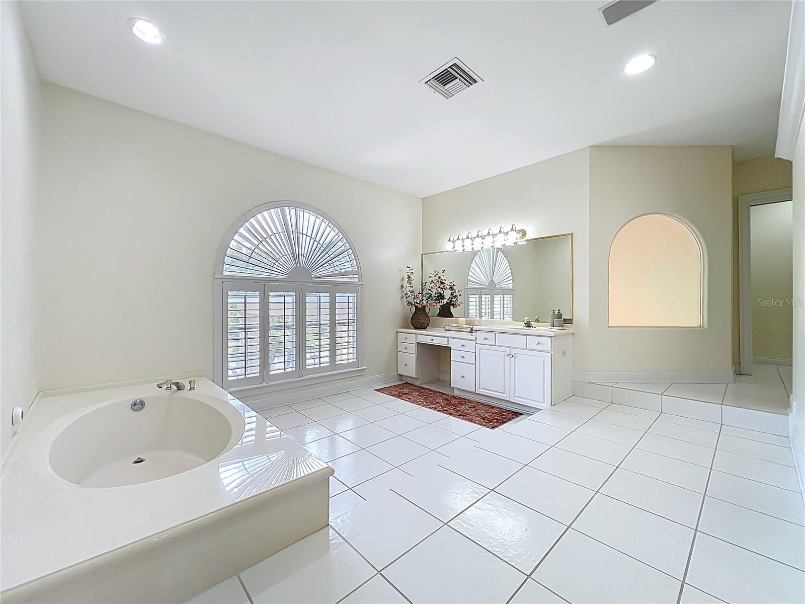 MOUNT DORA COUNTRY CLUB MOUNT DORA UNIT 02 - Residential