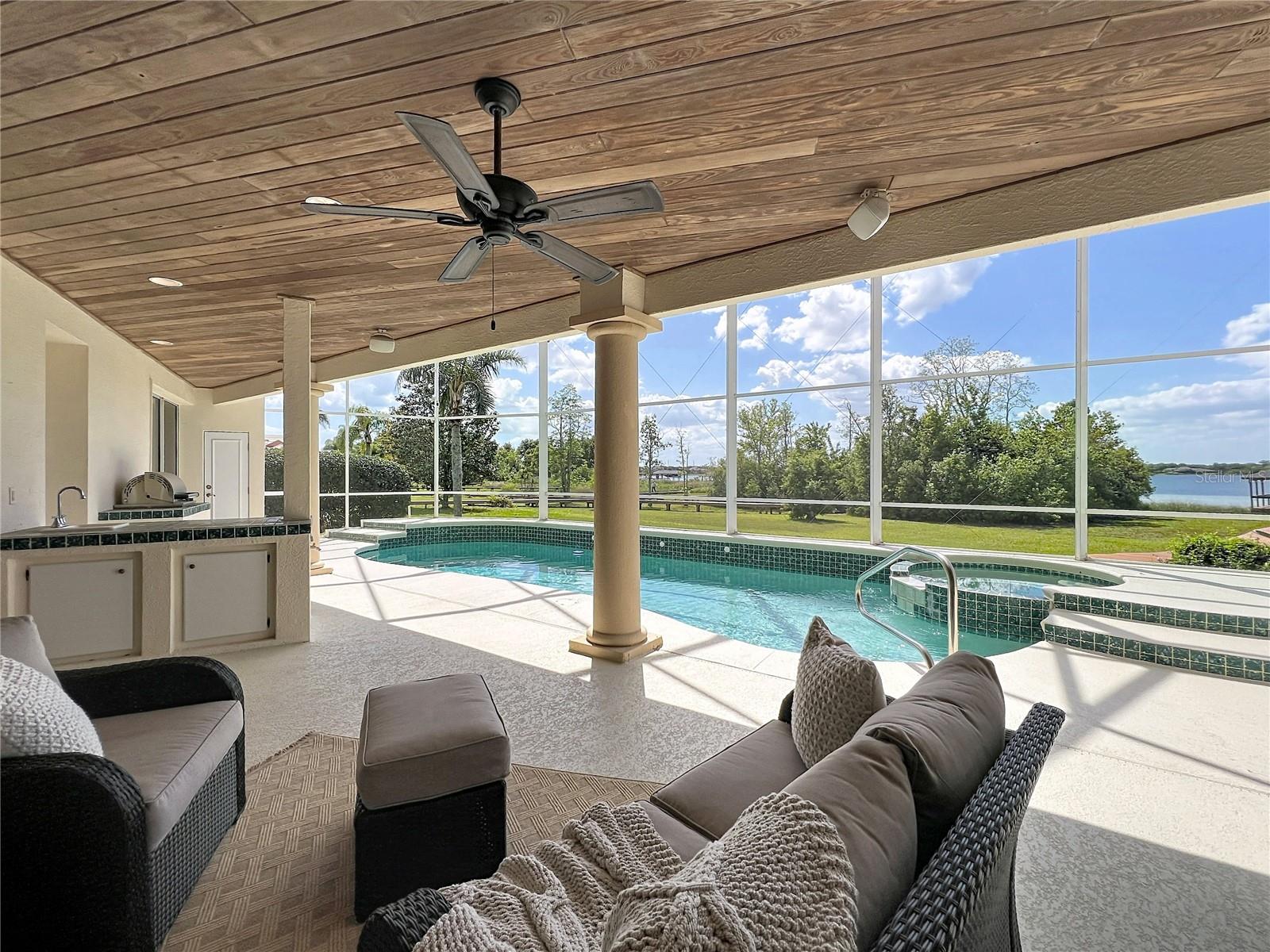 MOUNT DORA COUNTRY CLUB MOUNT DORA UNIT 02 - Residential