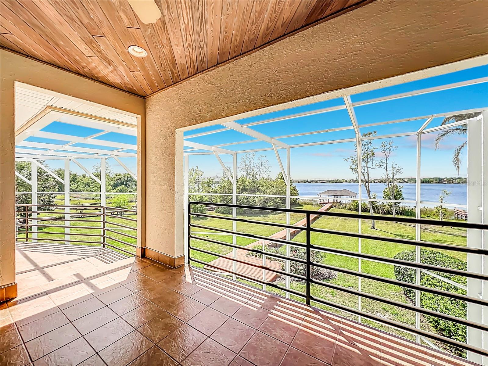 MOUNT DORA COUNTRY CLUB MOUNT DORA UNIT 02 - Residential