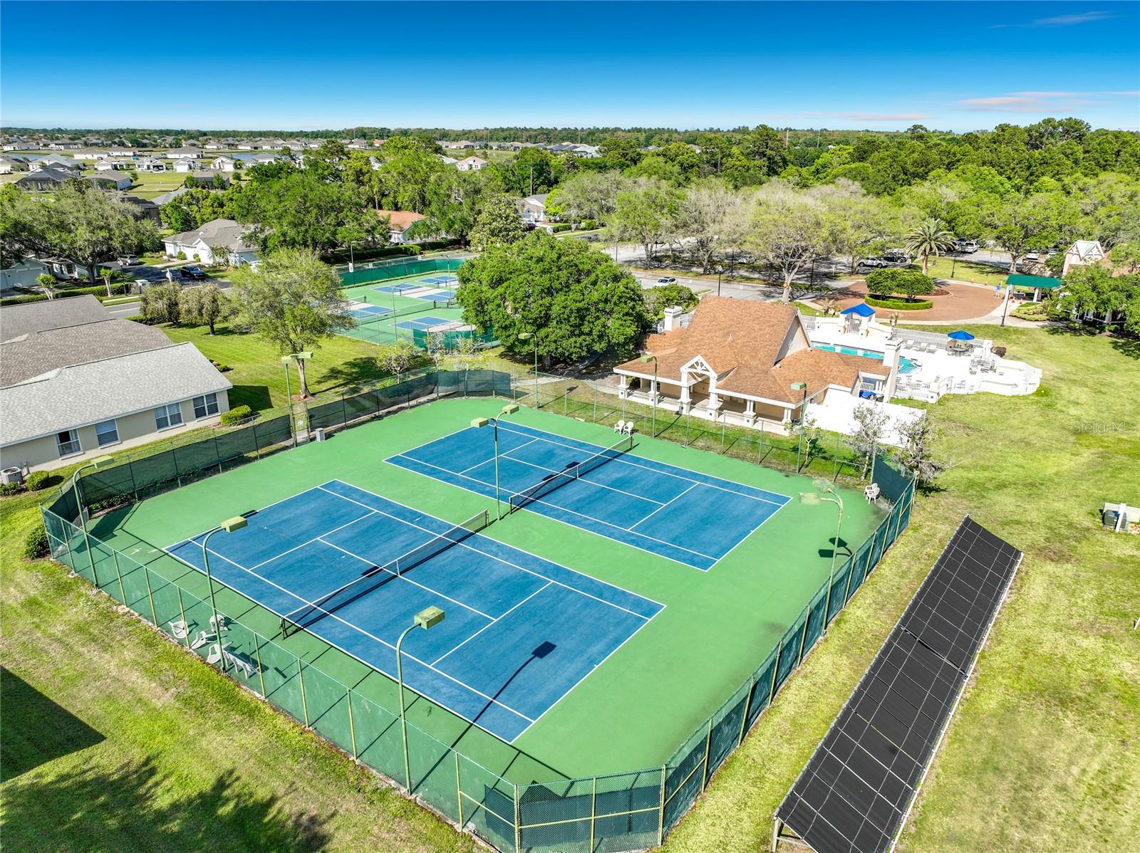 MOUNT DORA COUNTRY CLUB MOUNT DORA UNIT 02 - Residential