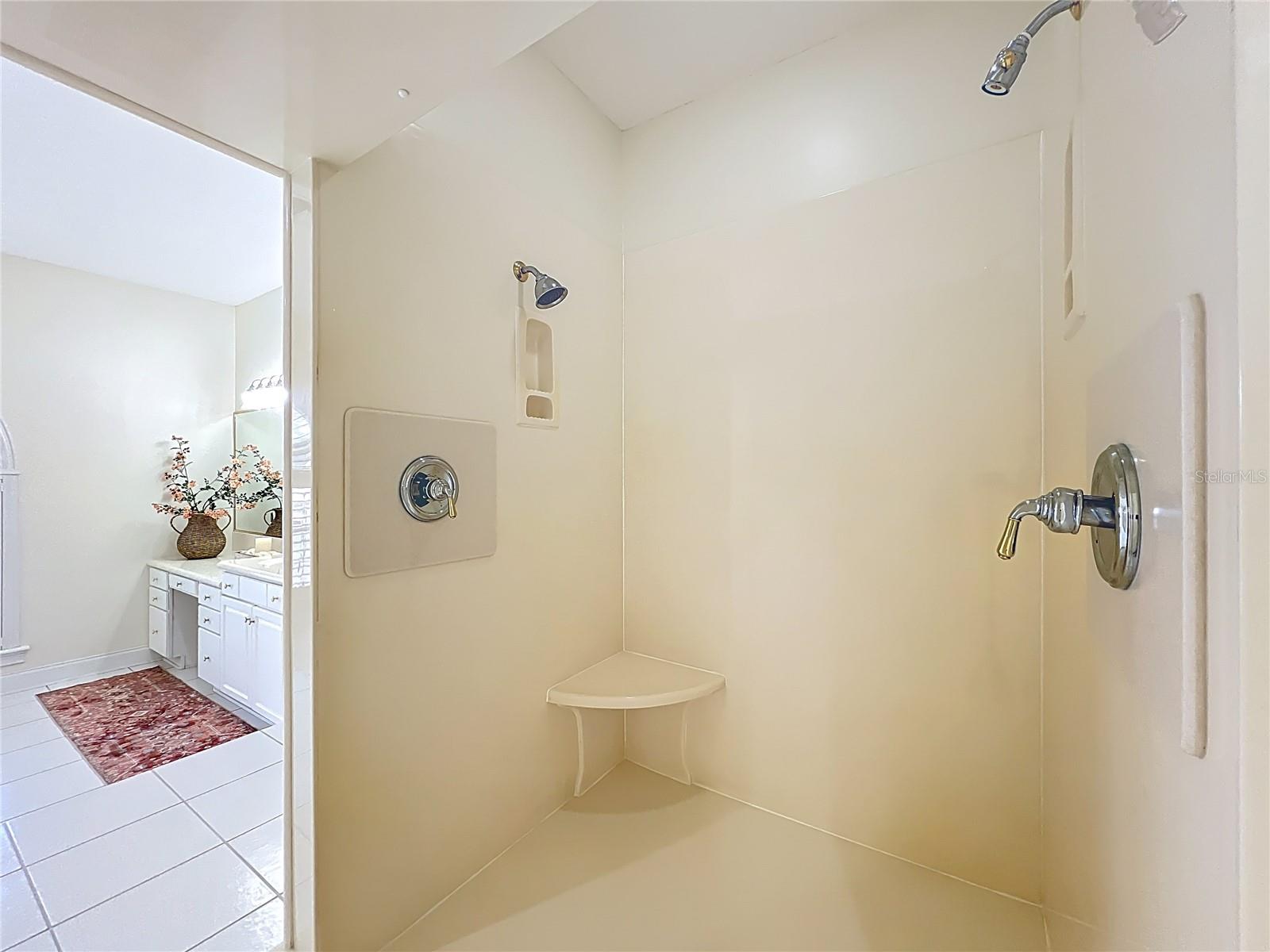 MOUNT DORA COUNTRY CLUB MOUNT DORA UNIT 02 - Residential