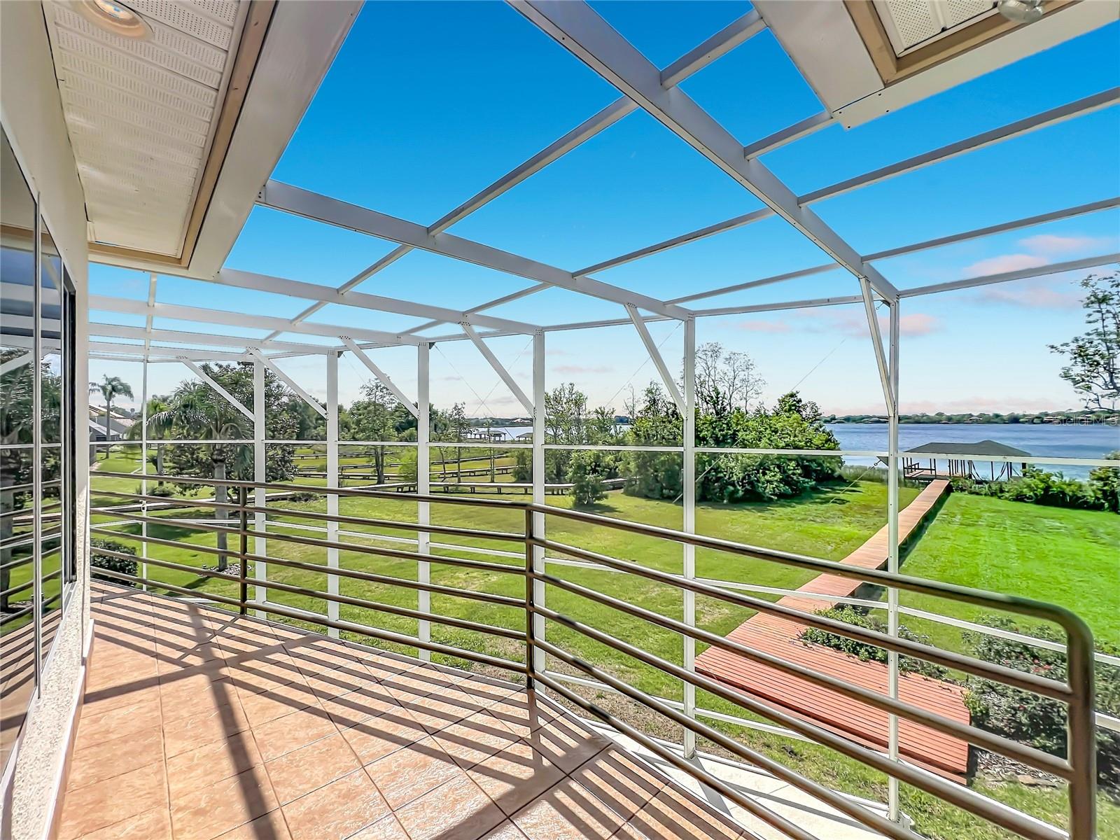 MOUNT DORA COUNTRY CLUB MOUNT DORA UNIT 02 - Residential