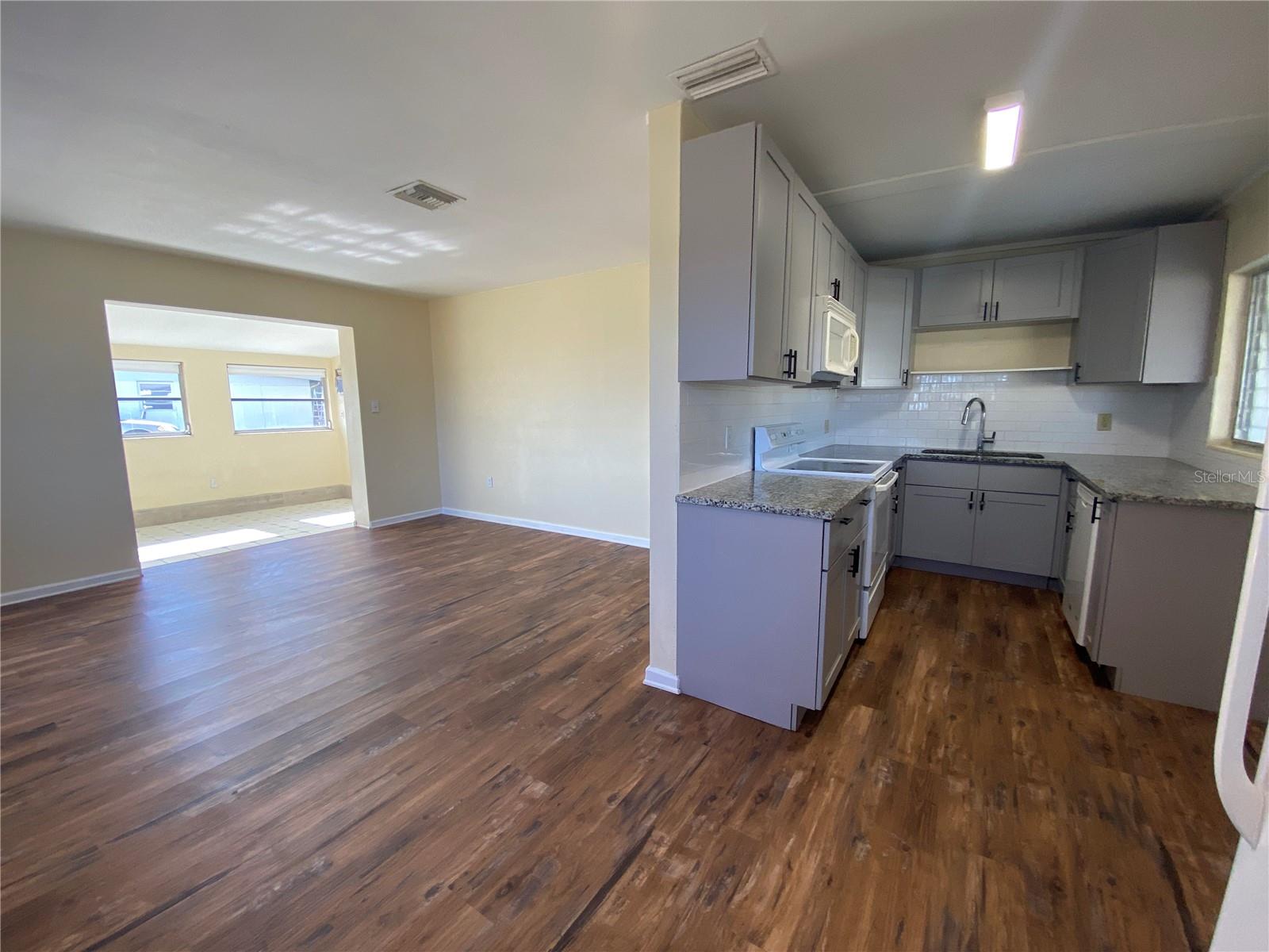 PORT CHARLOTTE SEC 004 - Residential Lease