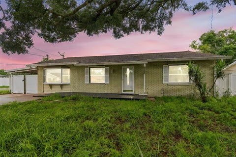 Photo of 38621 North Avenue, Zephyrhills, FL 33542 (MLS # TB8540765)