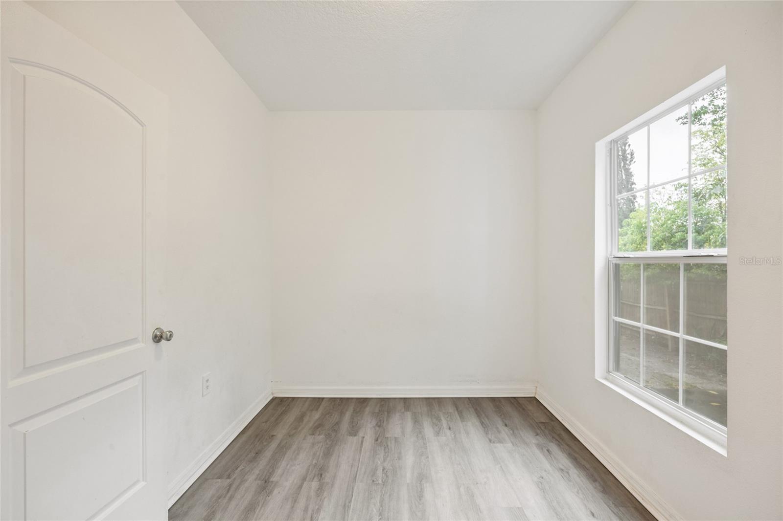 ROSEBURY PARK - Commercial Lease