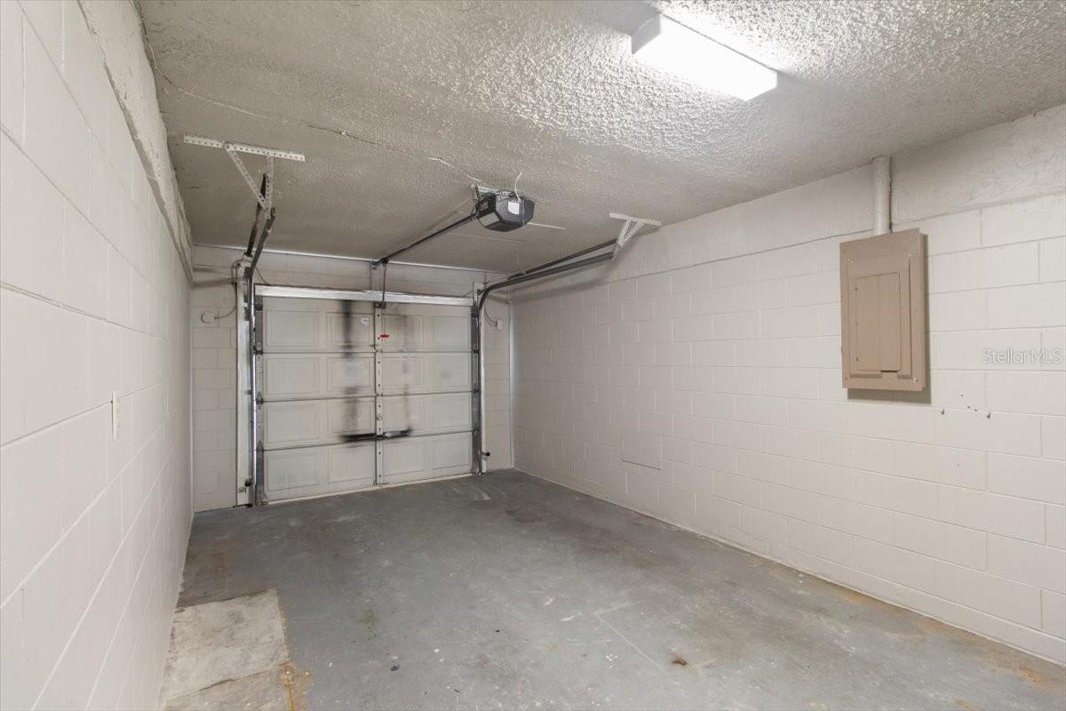 CARROLLWOOD MEADOWS UNIT XI - Residential