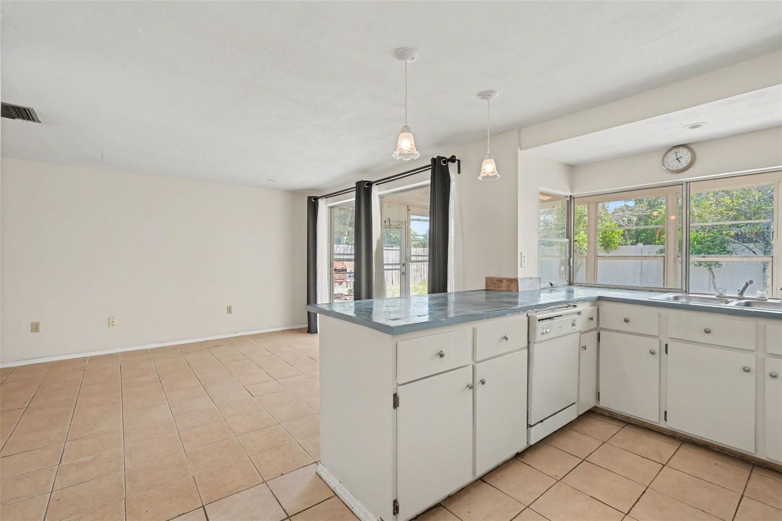 BEACON SQUARE - Residential