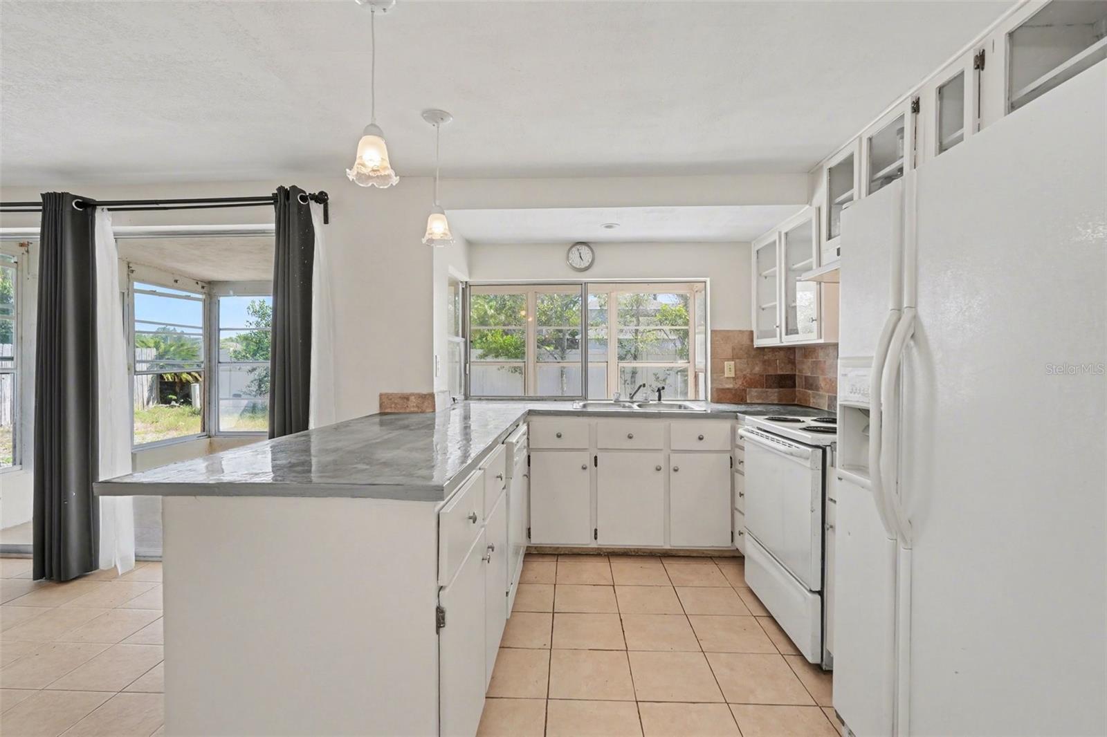 BEACON SQUARE - Residential