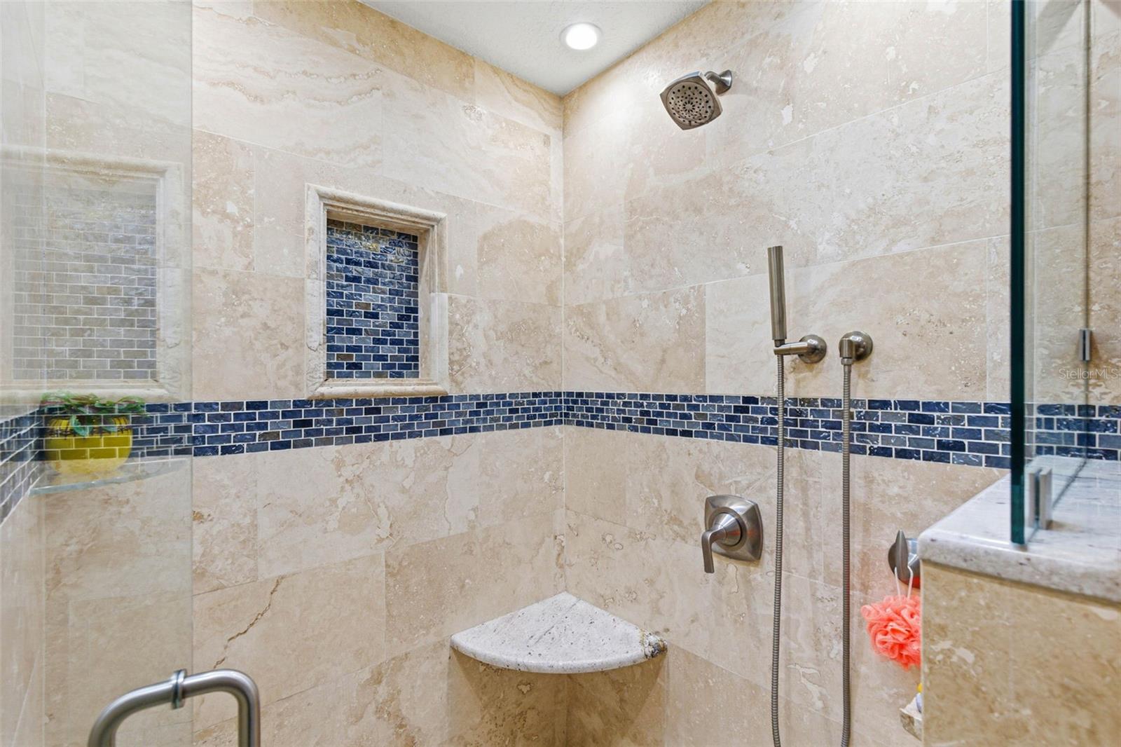 TWELVE OAKS - Residential