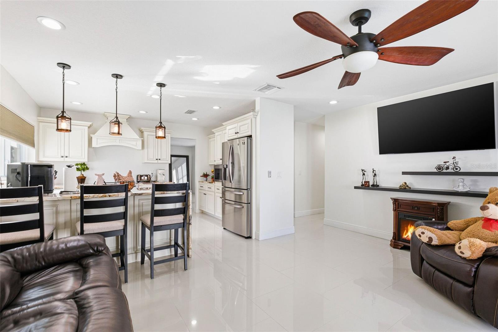 TWELVE OAKS - Residential