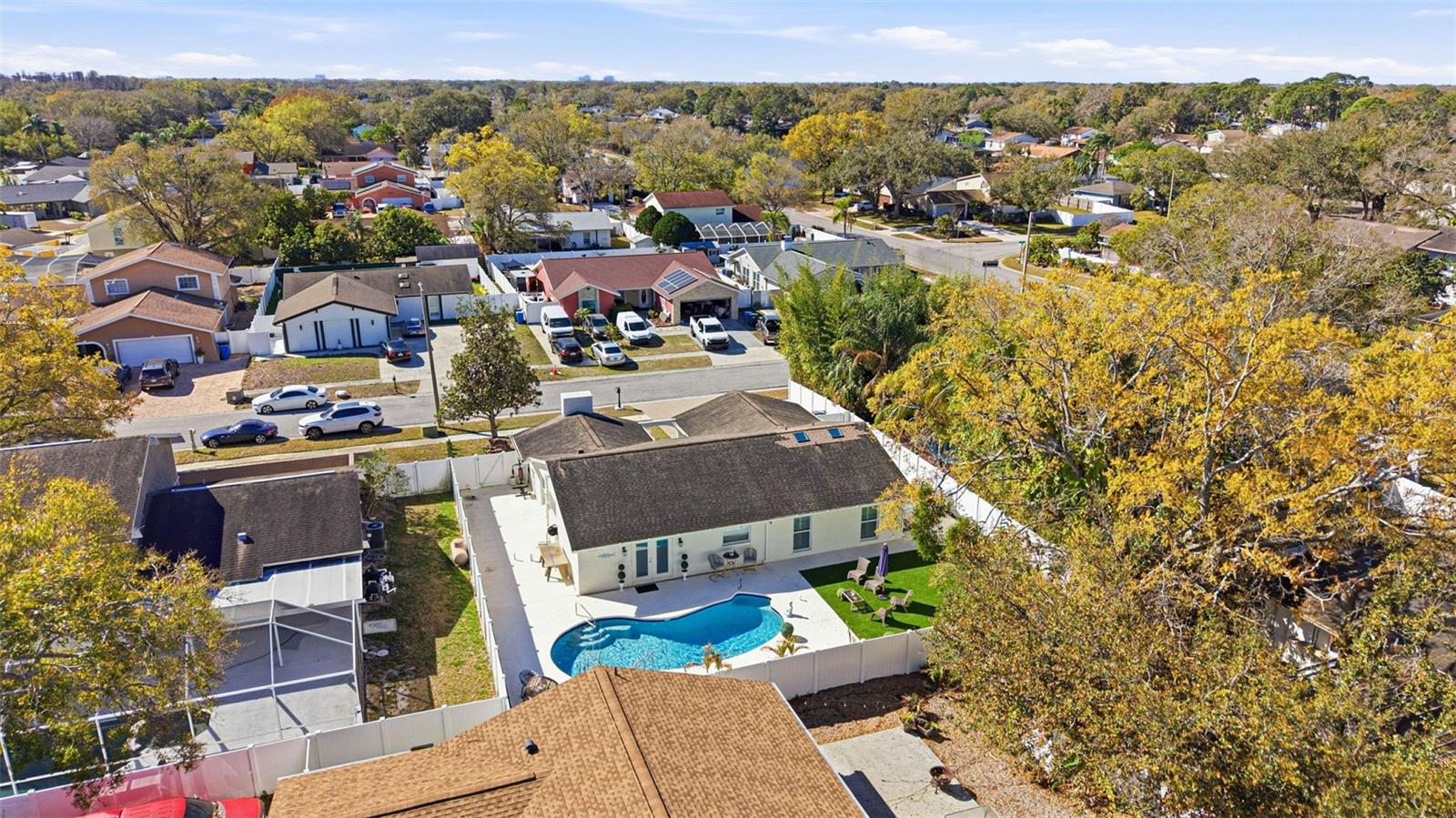 TWELVE OAKS - Residential