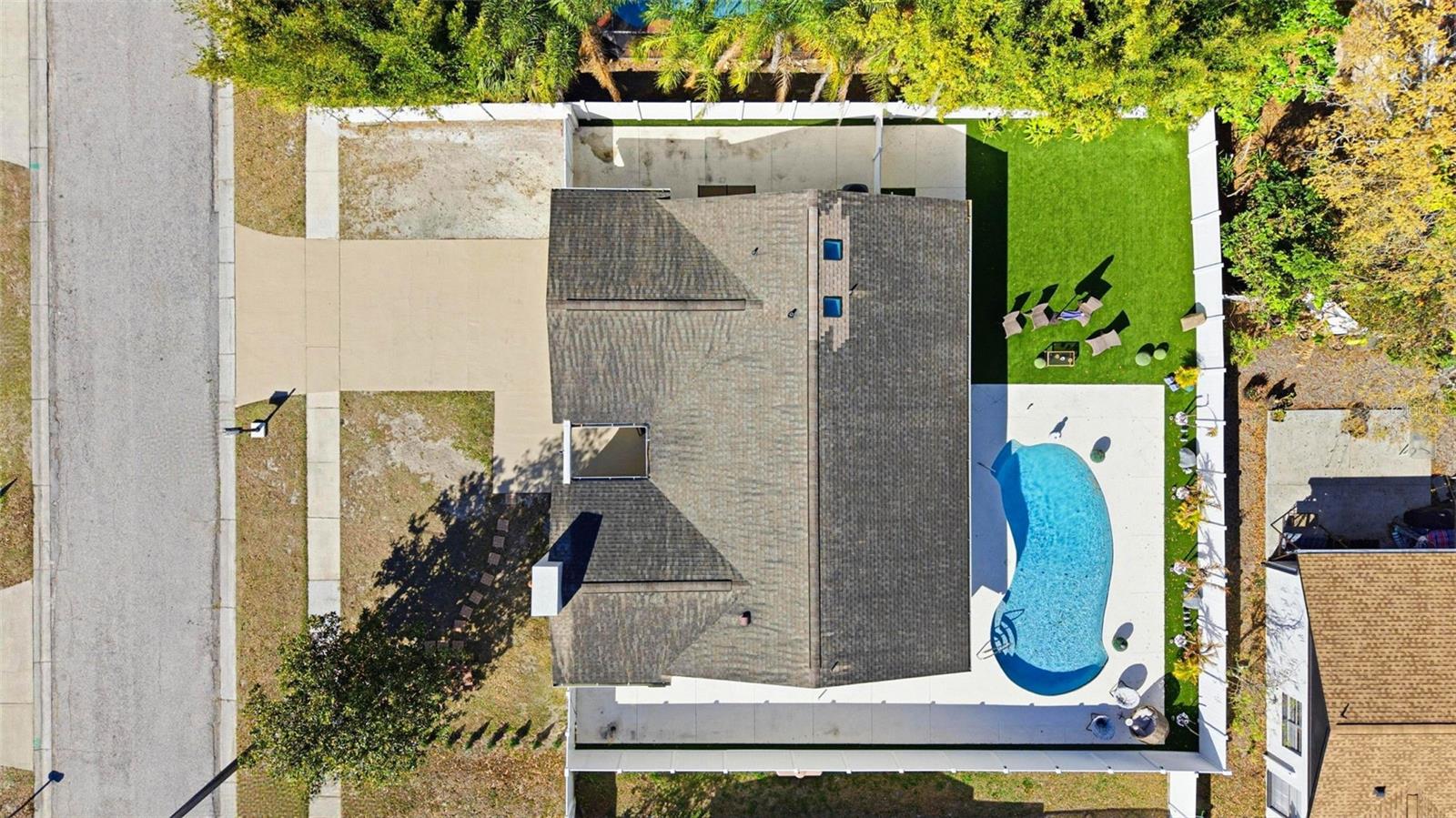 TWELVE OAKS - Residential