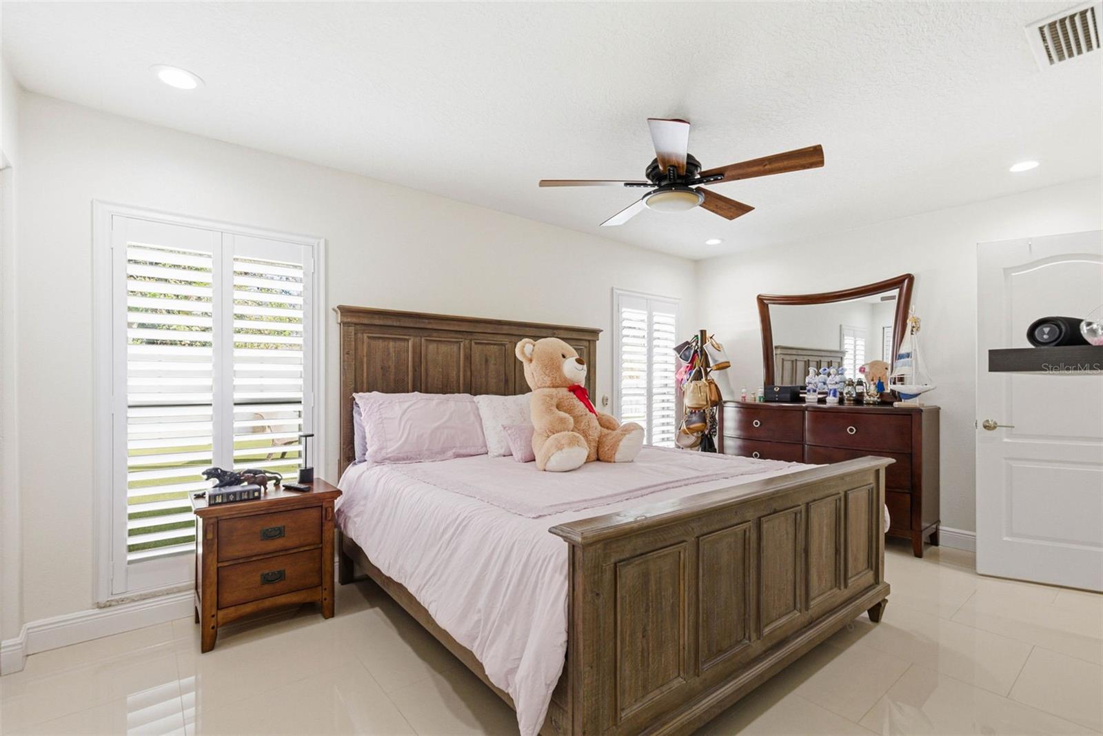 TWELVE OAKS - Residential