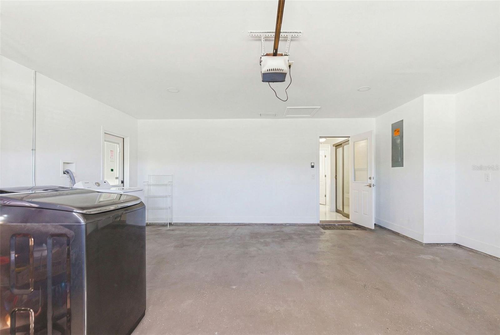 TWELVE OAKS - Residential