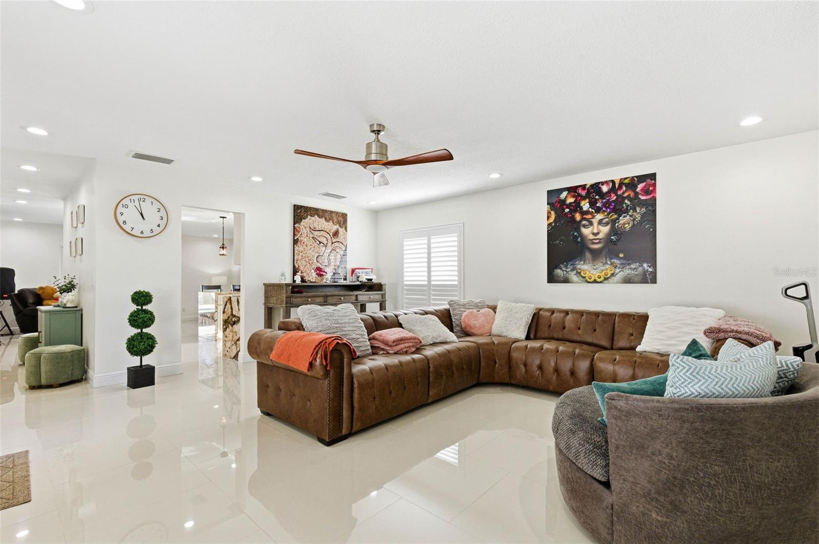 TWELVE OAKS - Residential