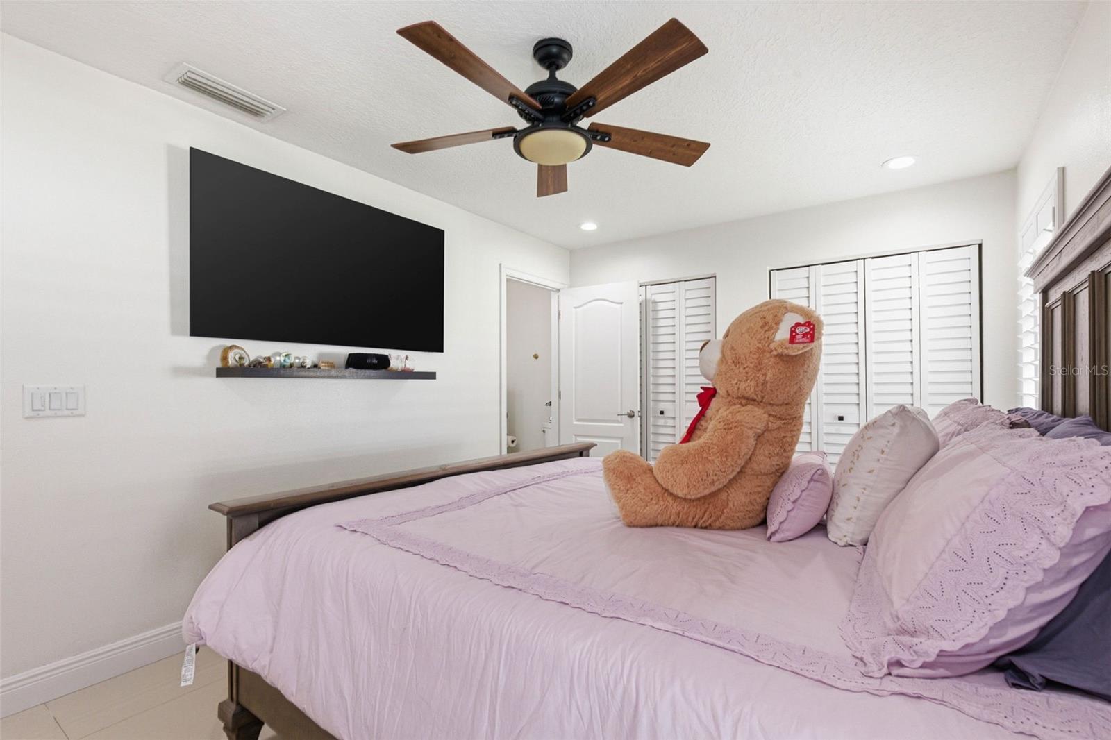 TWELVE OAKS - Residential