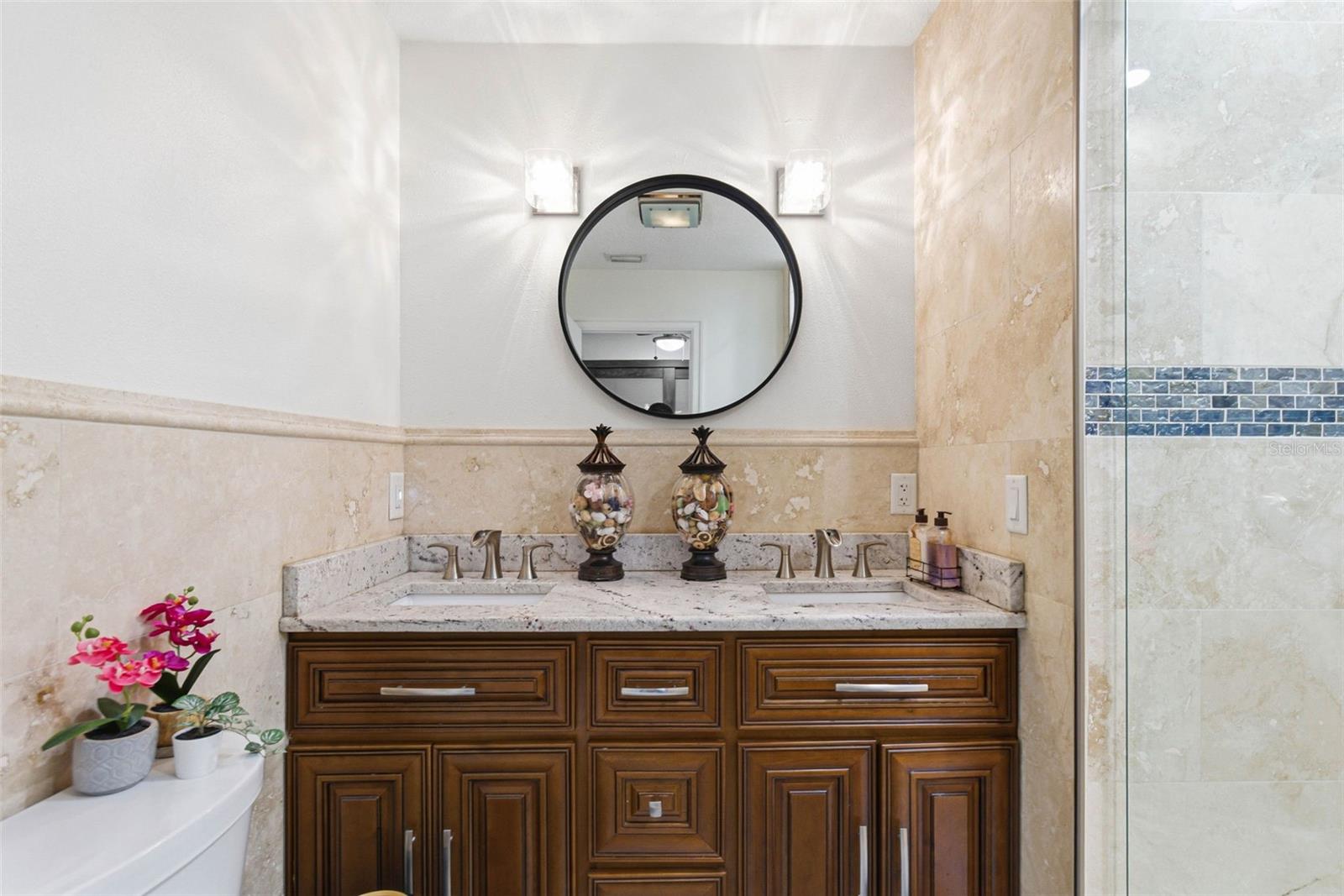 TWELVE OAKS - Residential