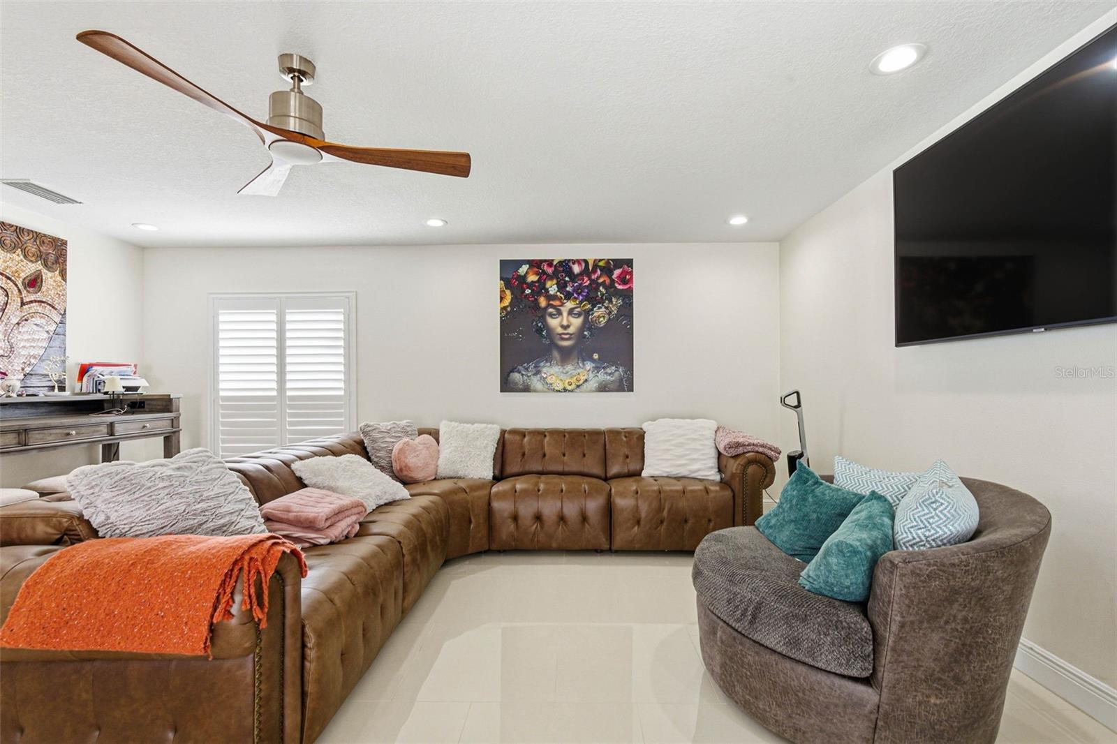 TWELVE OAKS - Residential