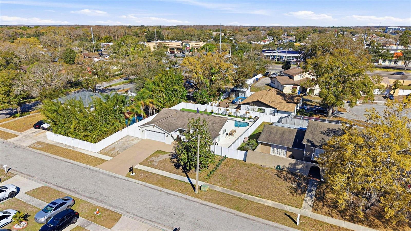 TWELVE OAKS - Residential