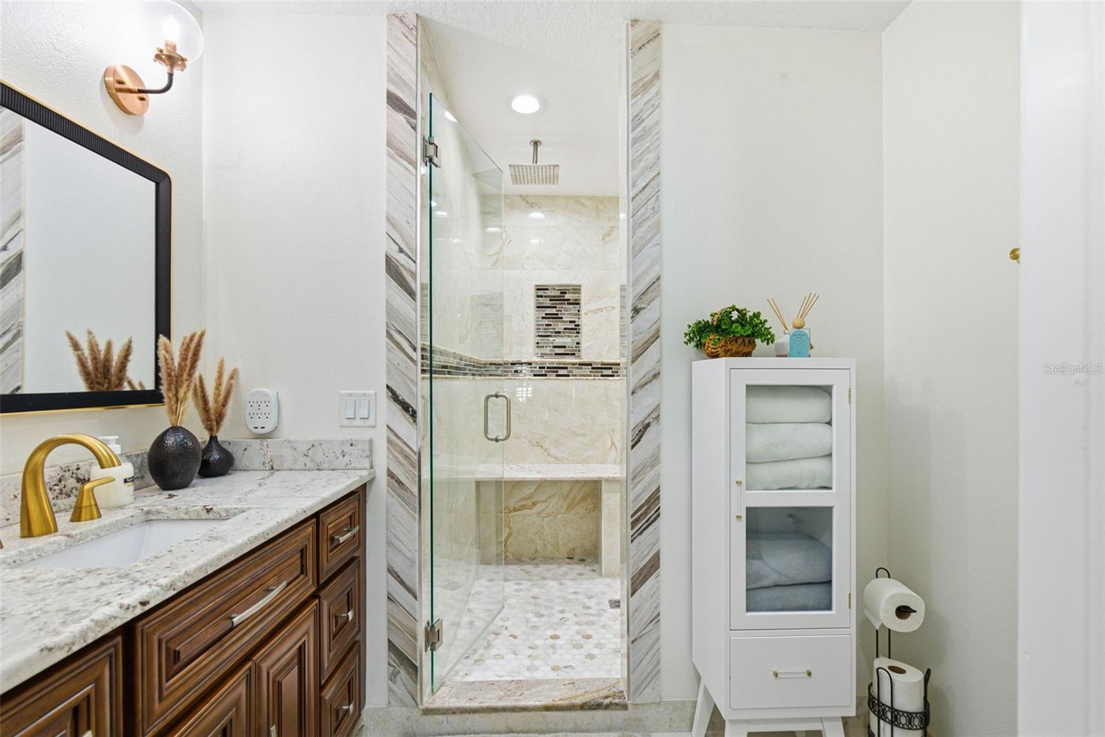 TWELVE OAKS - Residential