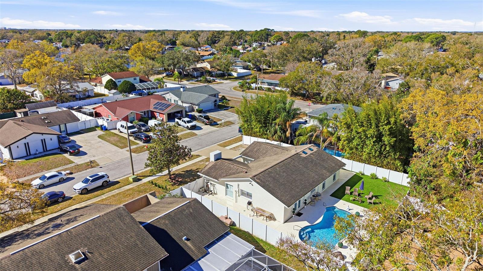 TWELVE OAKS - Residential