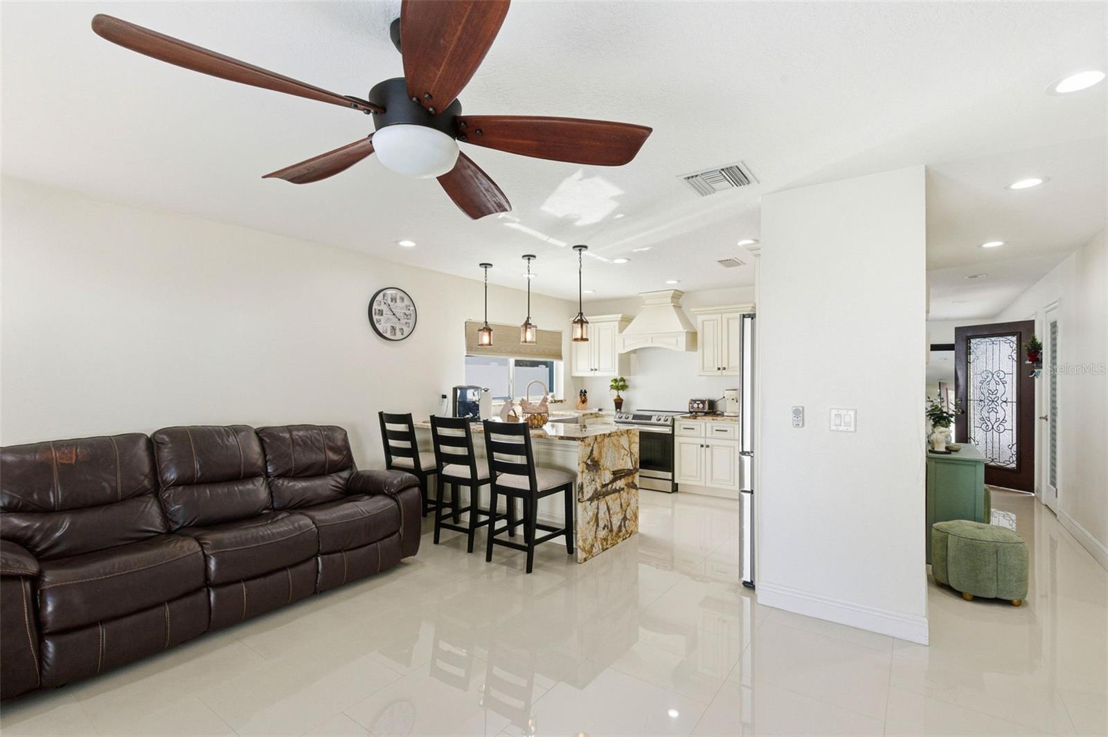 TWELVE OAKS - Residential