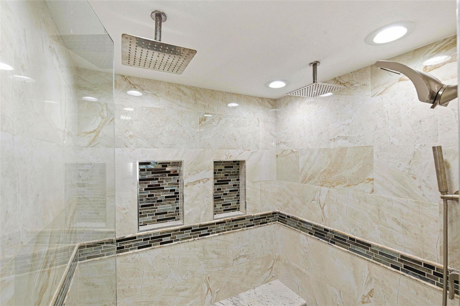 TWELVE OAKS - Residential