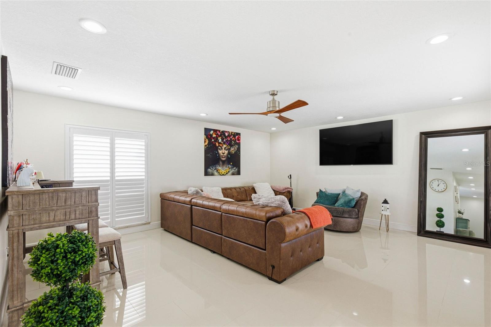 TWELVE OAKS - Residential