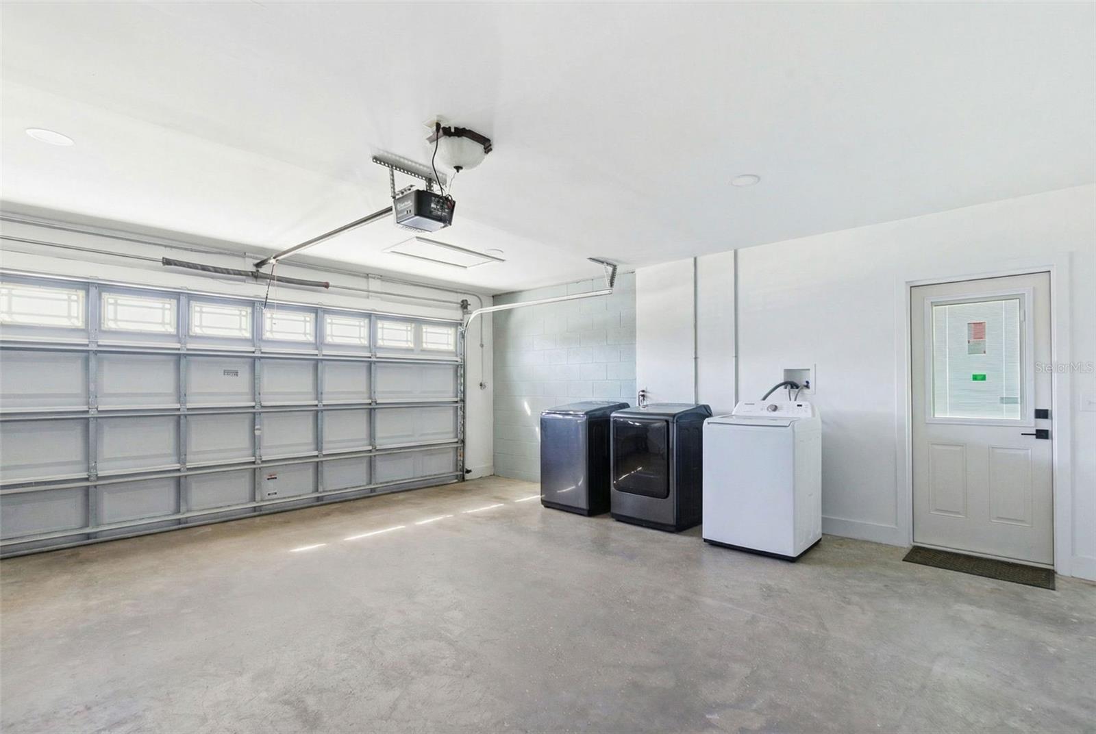 TWELVE OAKS - Residential