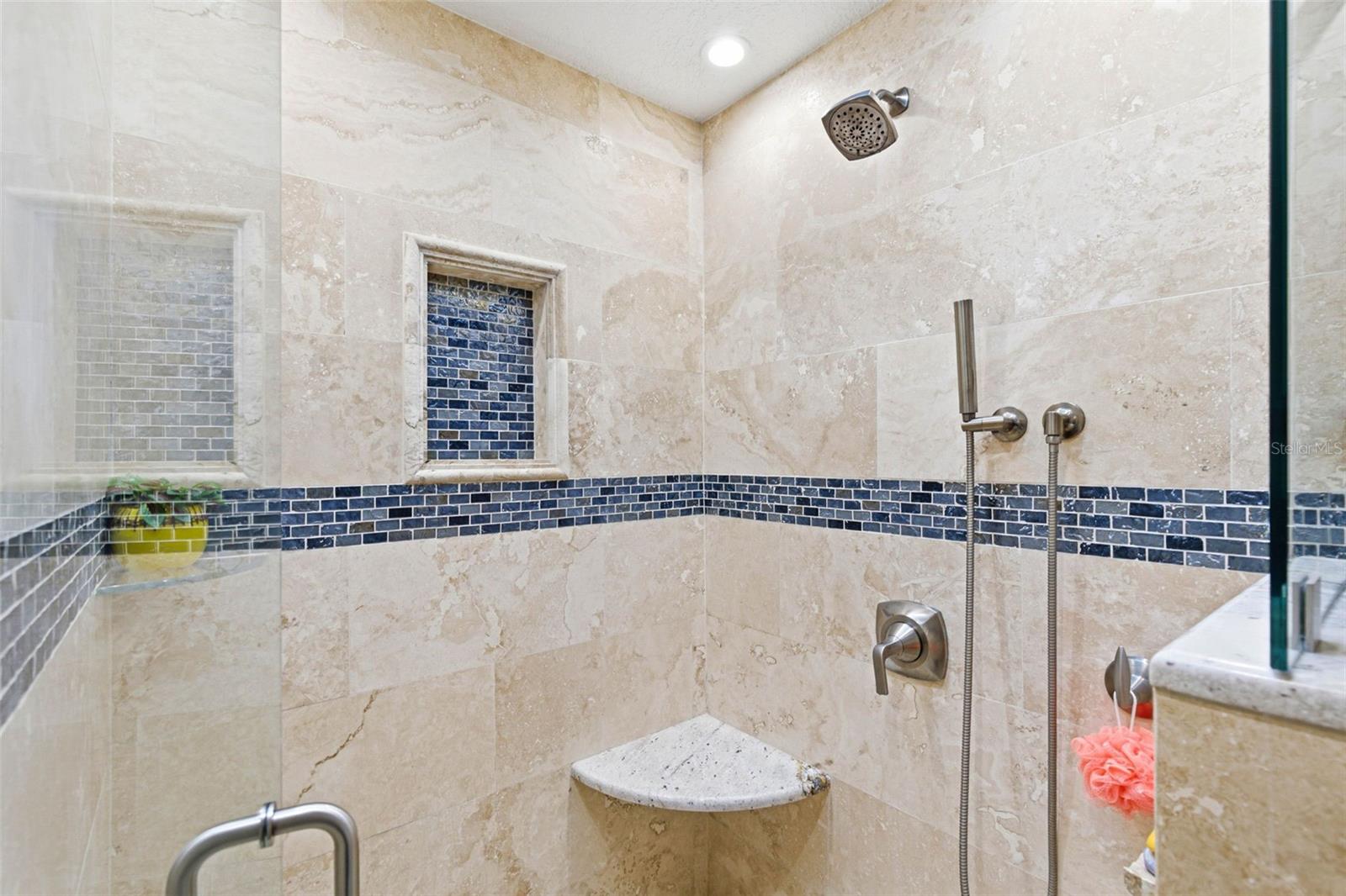 TWELVE OAKS - Residential