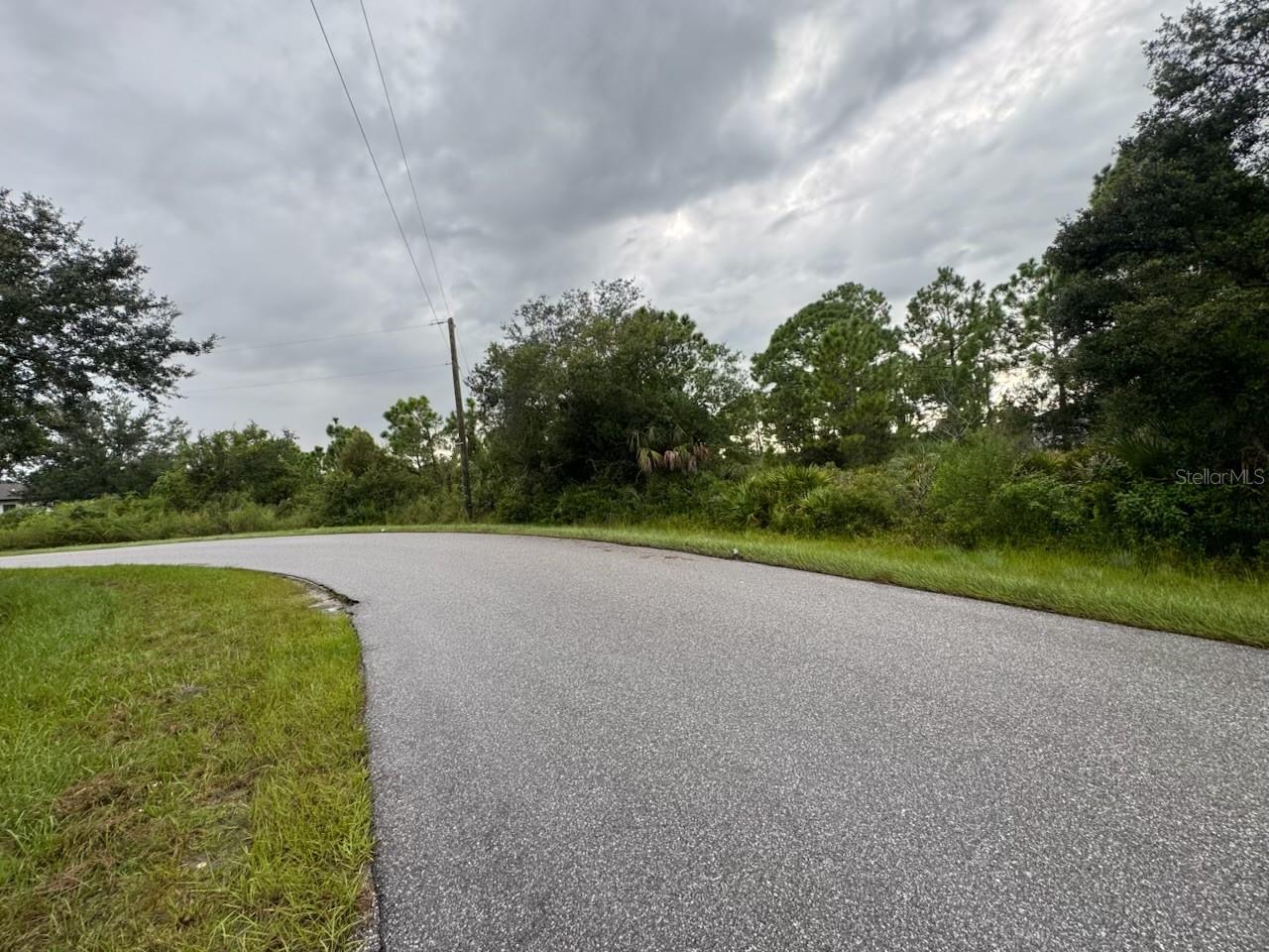 Fantastic oversized vacant lot in Sarasota county. Housing nearby.