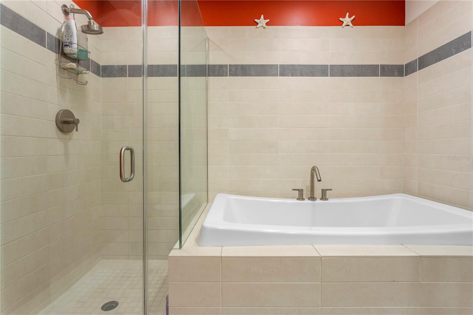 SIGNATURE PLACE CONDO - Residential